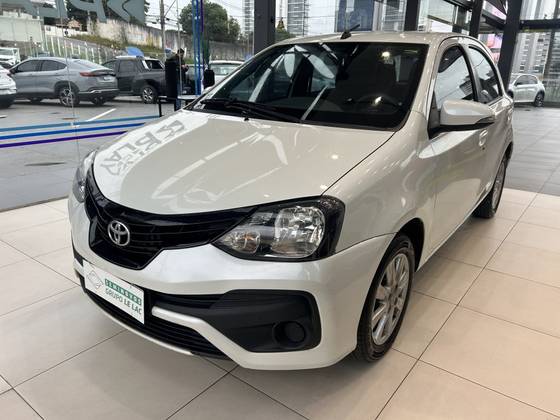 TOYOTA ETIOS 1.5 X PLUS 16V FLEX 4P AUTOMÁTICO